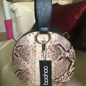 NWT Boohoo Snake print Grab Handle Bag!